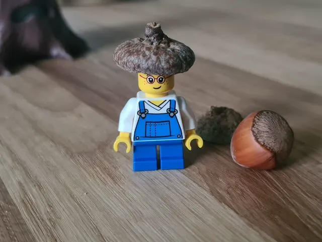 Lego Minifig Acorn Hat